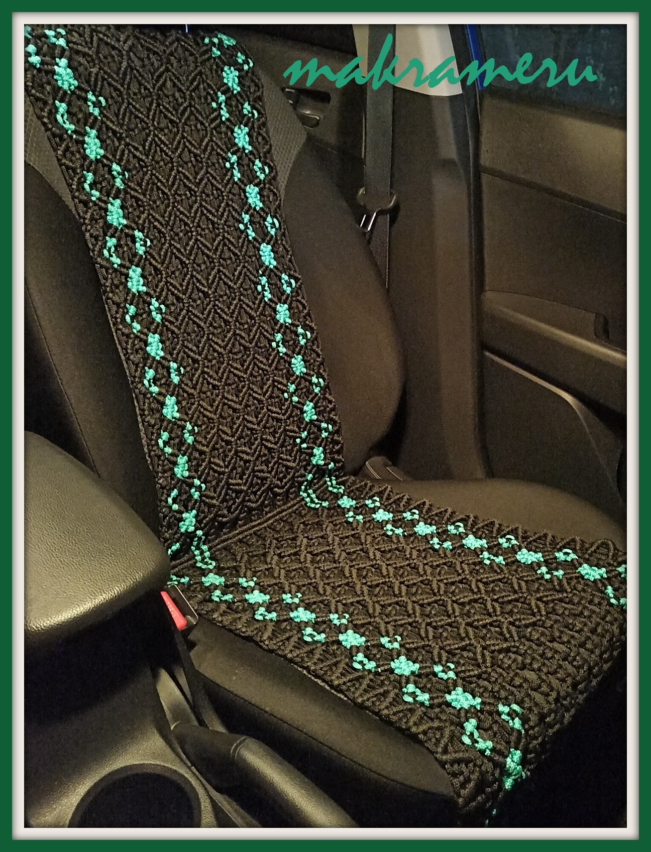Оригинальный подарок водителю - черные накидки с зеленым узором